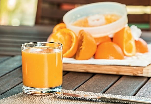 オレンジジュースが朝食の定番となったわけ